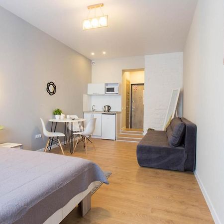New Studio, Metro Yaroslava Mudroho And Universytet - Chernyshevska Str 95-3 Kharkov Ngoại thất bức ảnh