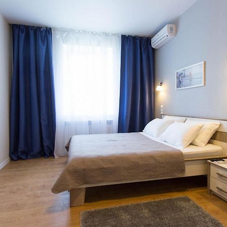 New Studio, Metro Yaroslava Mudroho And Universytet - Chernyshevska Str 95-3 Kharkov Ngoại thất bức ảnh