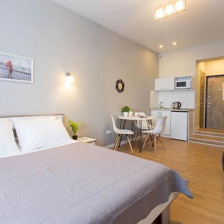 New Studio, Metro Yaroslava Mudroho And Universytet - Chernyshevska Str 95-3 Kharkov Ngoại thất bức ảnh