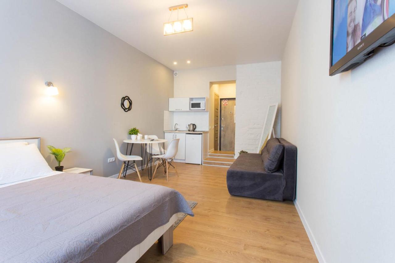 New Studio, Metro Yaroslava Mudroho And Universytet - Chernyshevska Str 95-3 Kharkov Ngoại thất bức ảnh