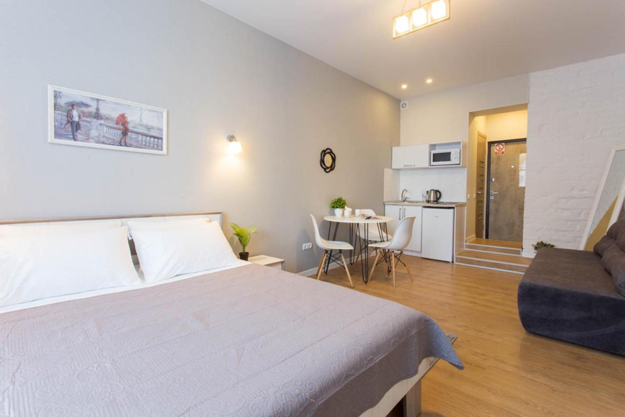New Studio, Metro Yaroslava Mudroho And Universytet - Chernyshevska Str 95-3 Kharkov Ngoại thất bức ảnh