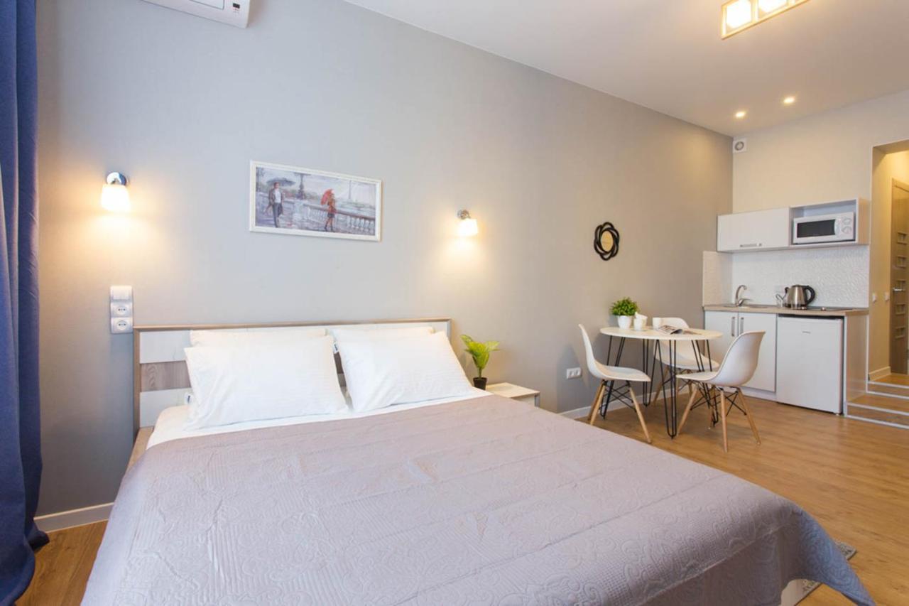 New Studio, Metro Yaroslava Mudroho And Universytet - Chernyshevska Str 95-3 Kharkov Ngoại thất bức ảnh