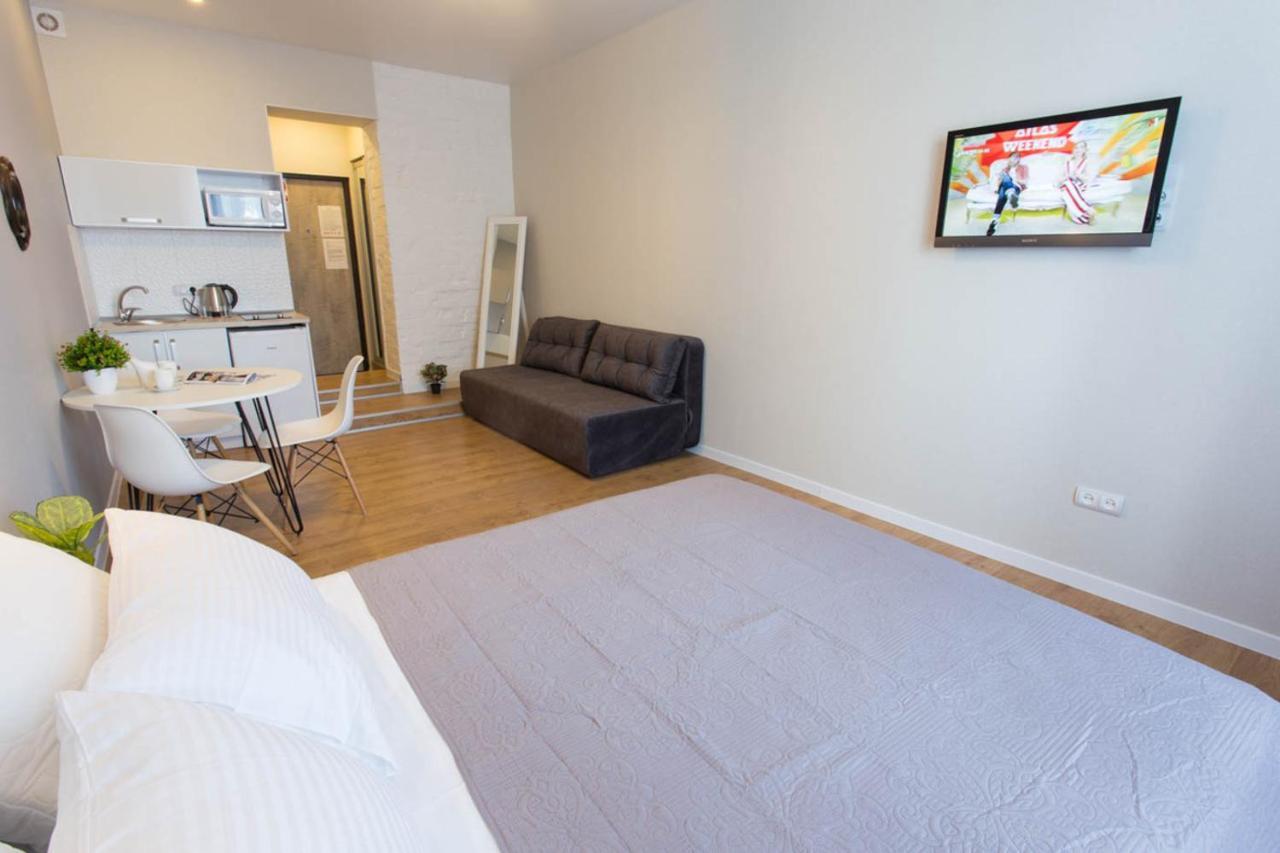 New Studio, Metro Yaroslava Mudroho And Universytet - Chernyshevska Str 95-3 Kharkov Ngoại thất bức ảnh