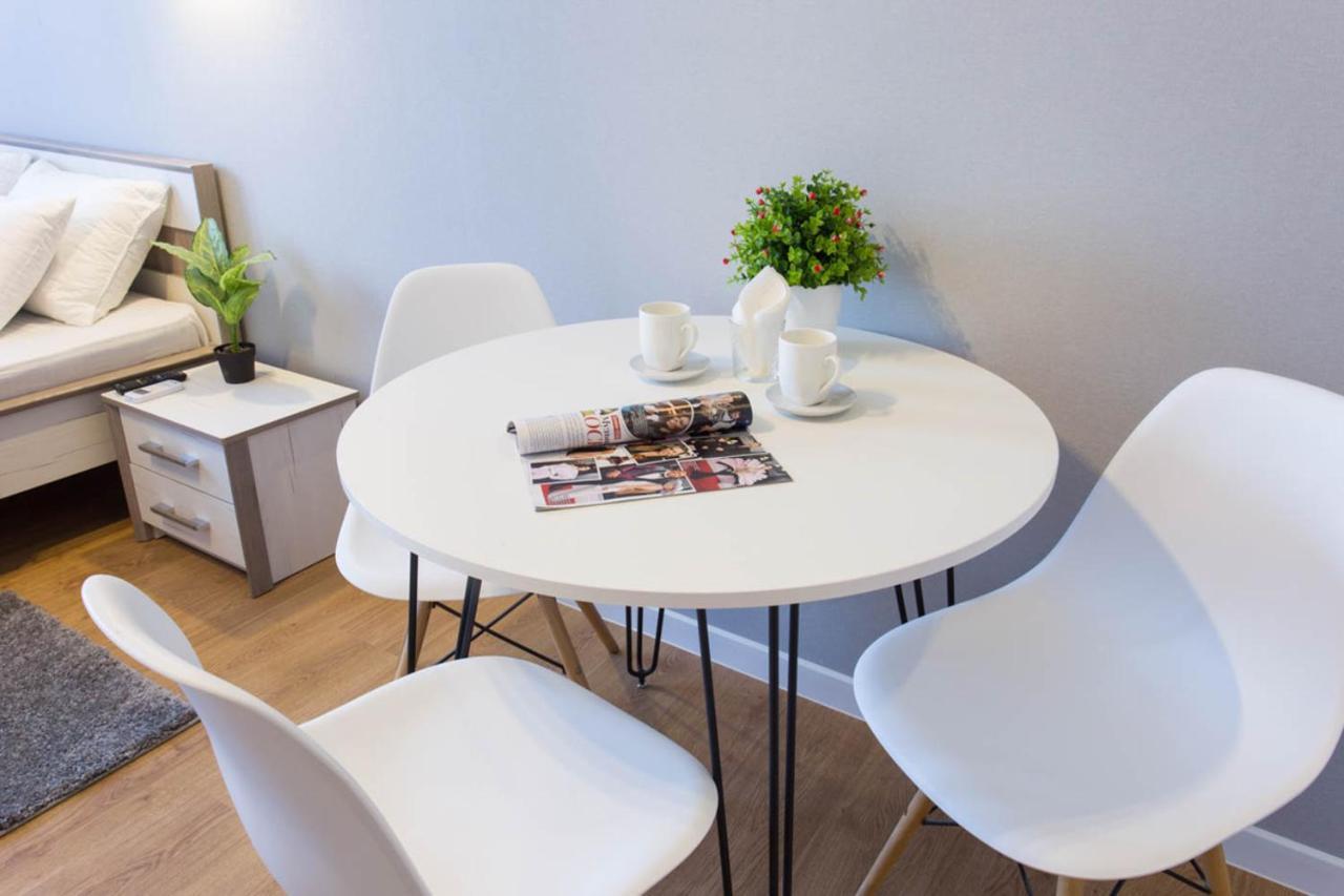 New Studio, Metro Yaroslava Mudroho And Universytet - Chernyshevska Str 95-3 Kharkov Ngoại thất bức ảnh