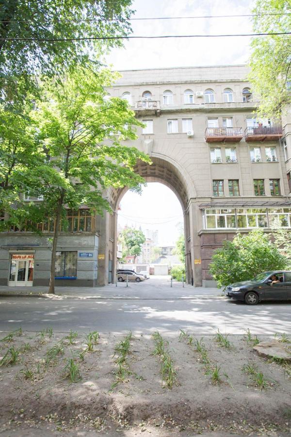 New Studio, Metro Yaroslava Mudroho And Universytet - Chernyshevska Str 95-3 Kharkov Ngoại thất bức ảnh